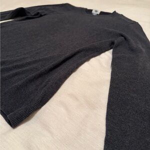 Old Navy Men's Dark Gray Crewneck Sweater